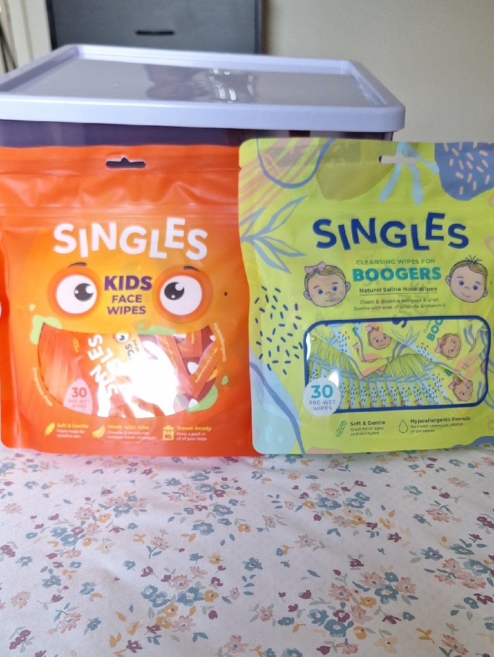 Singles Kids Face & Boogers Wipes - Orange & Light Green